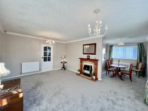Living/dining room- click for photo gallery
